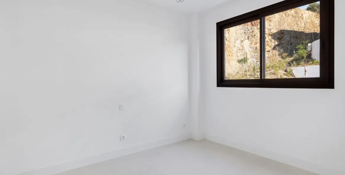 Sale of ground floor apartment in Higueron 26