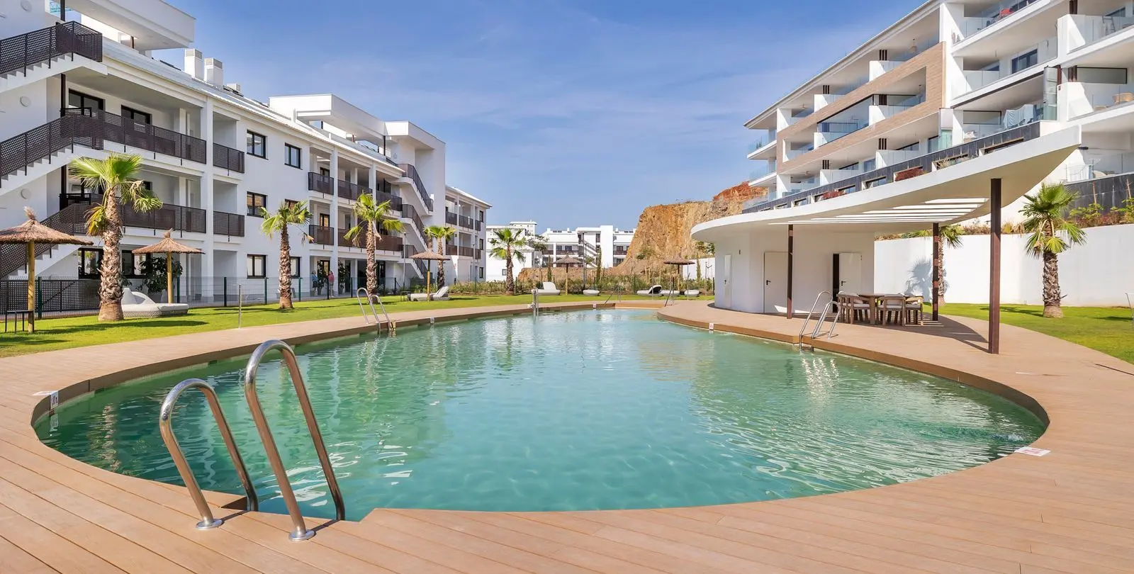 Sale of ground floor apartment in Higueron 2