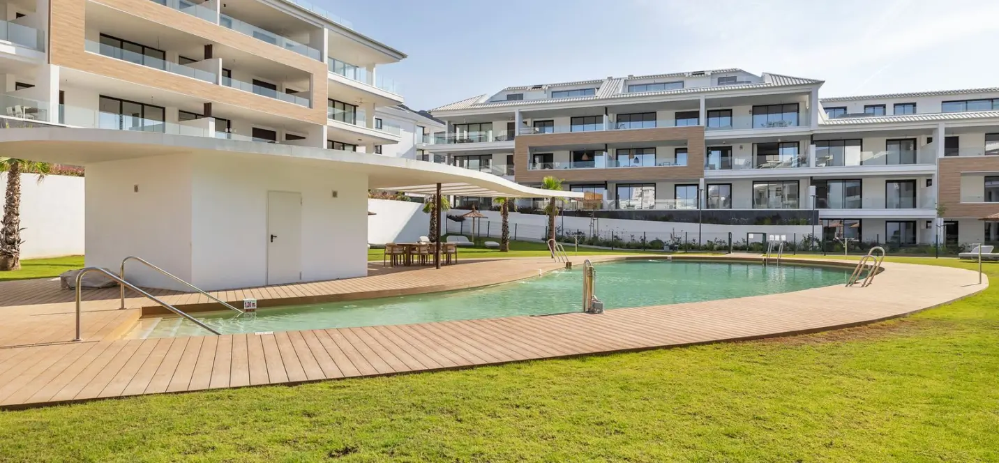 Sale of ground floor apartment in Higueron 2