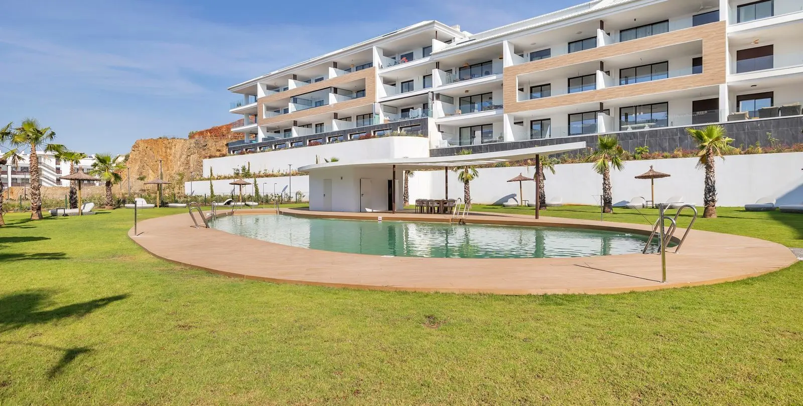 Sale of ground floor apartment in Higueron 4