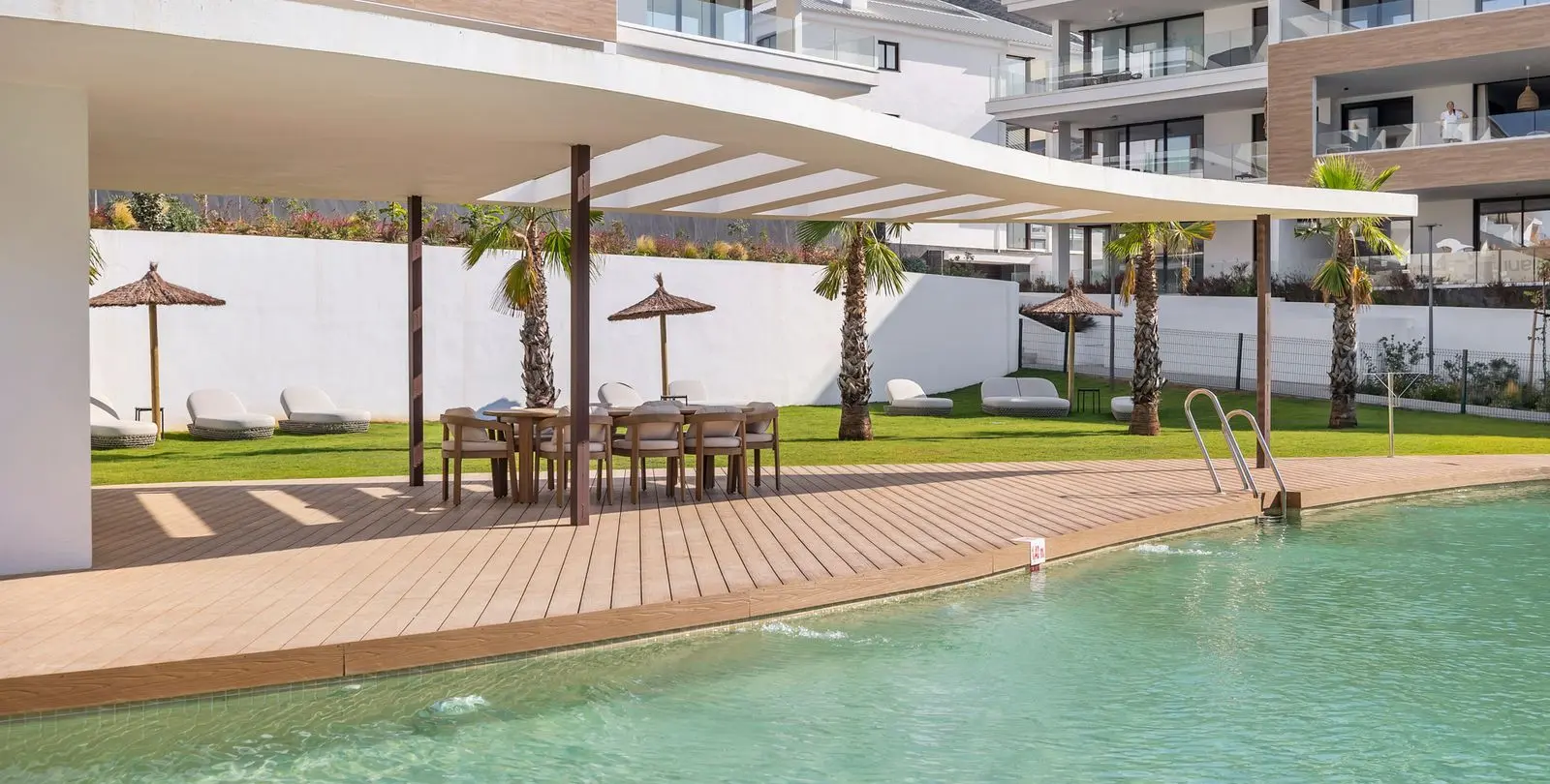 Sale of ground floor apartment in Higueron 5