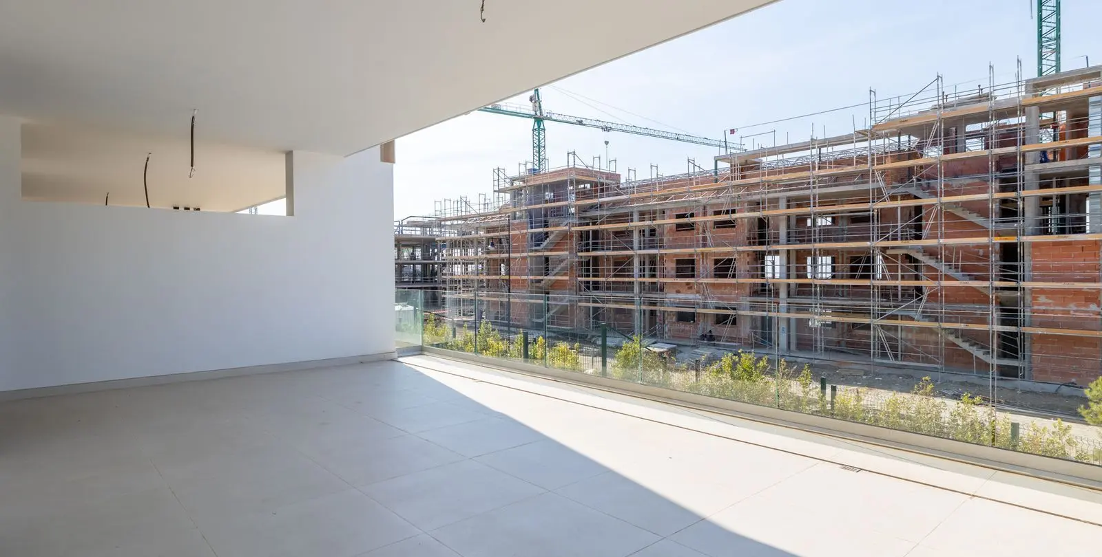 Sale of ground floor apartment in Higueron 8