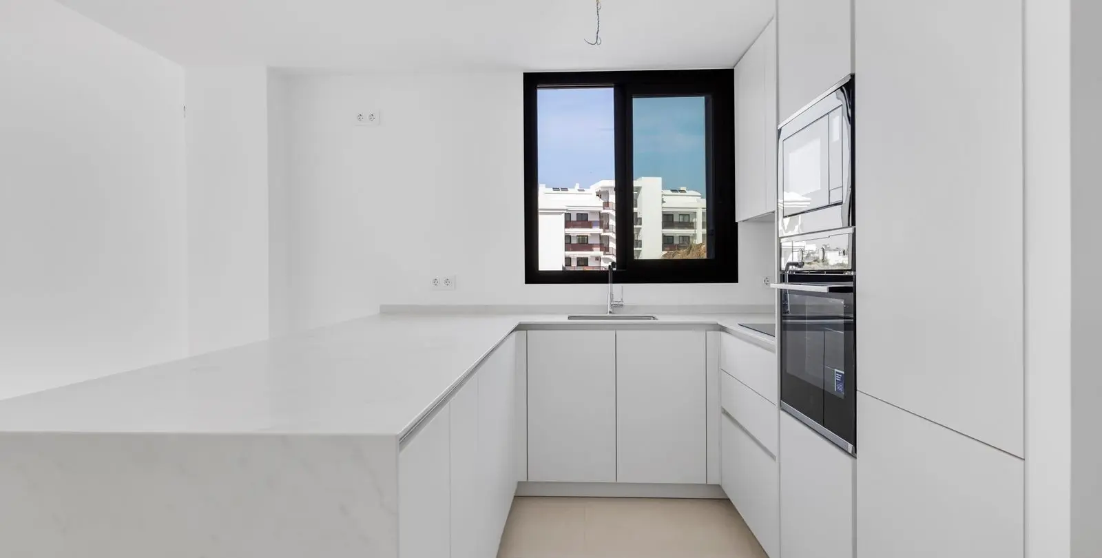 Sale of ground floor apartment in Higueron 16