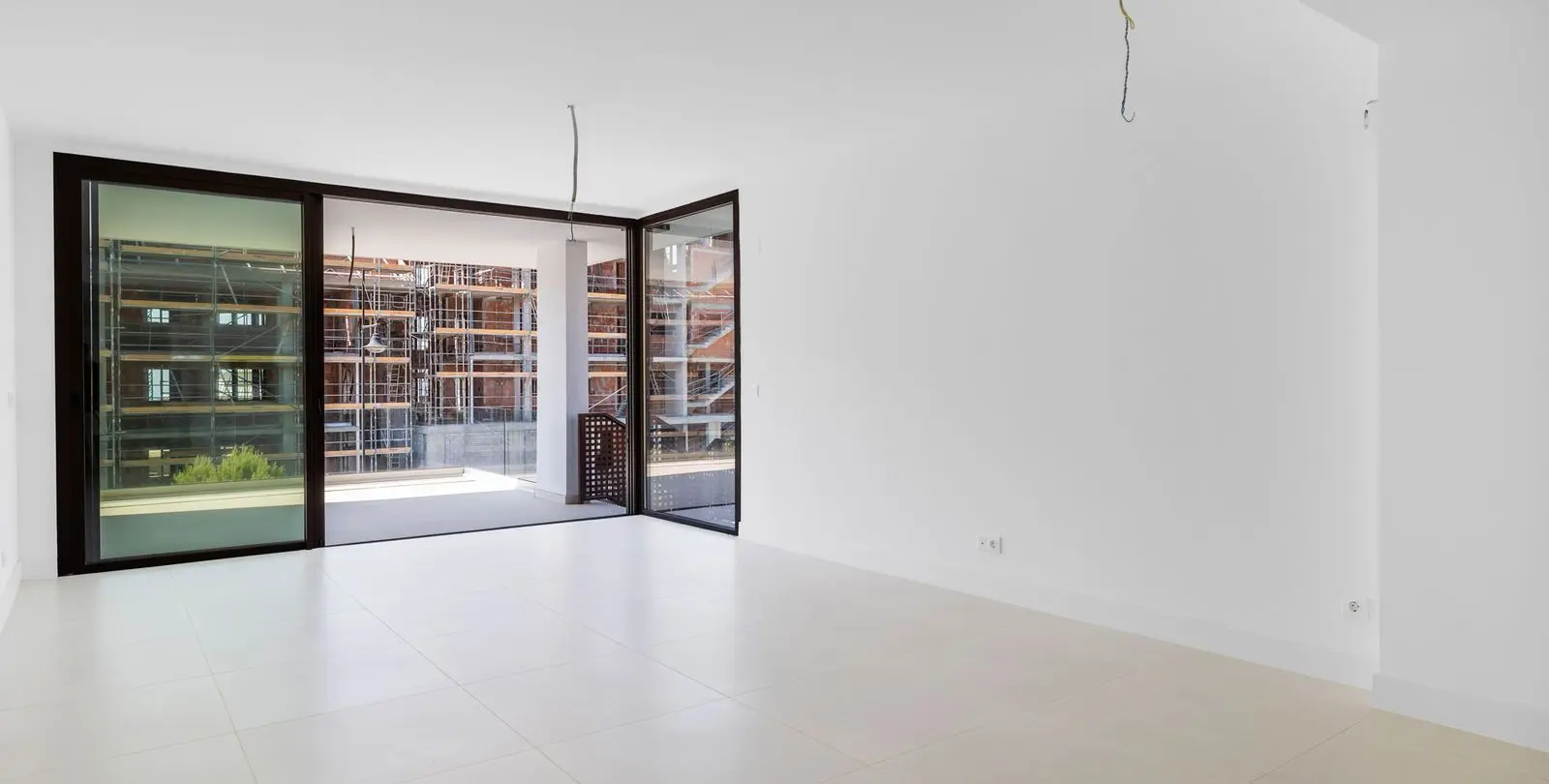 Sale of ground floor apartment in Higueron 19