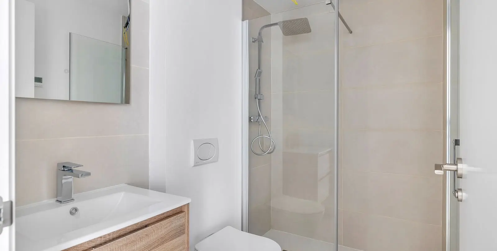 Sale of ground floor apartment in Higueron 21
