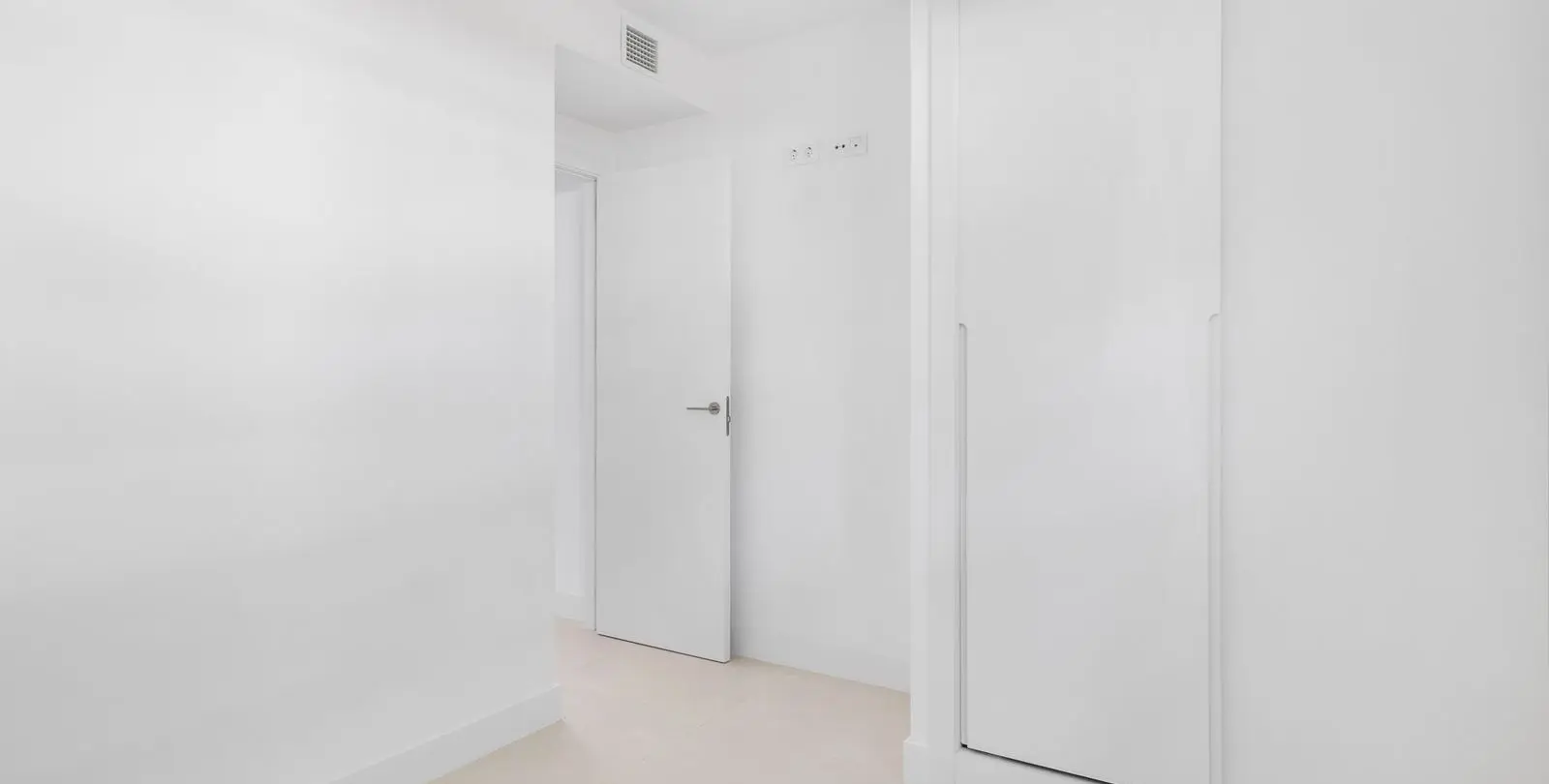 Sale of ground floor apartment in Higueron 22