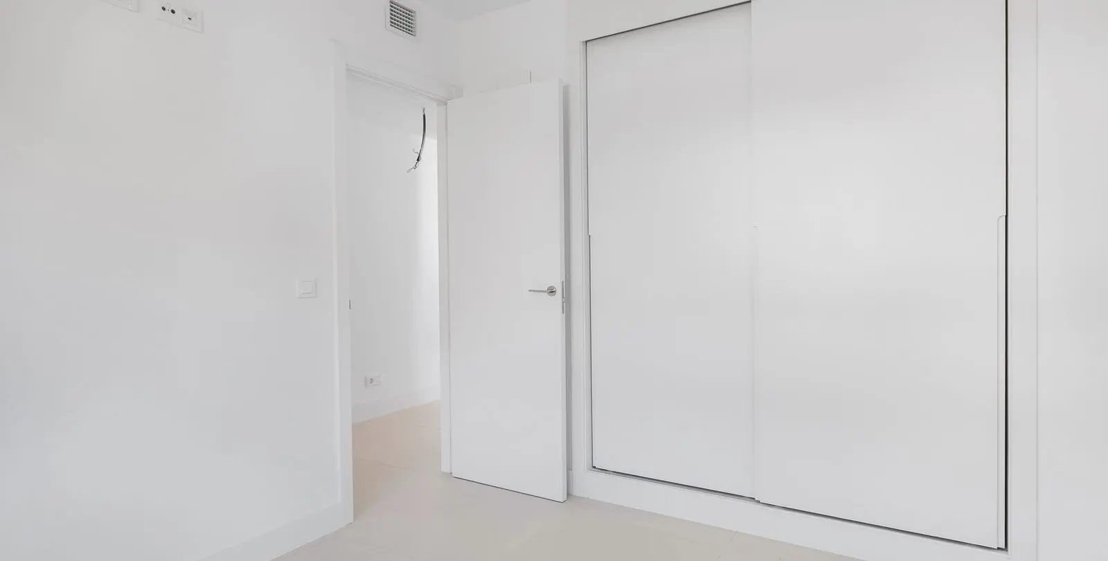 Sale of ground floor apartment in Higueron 24