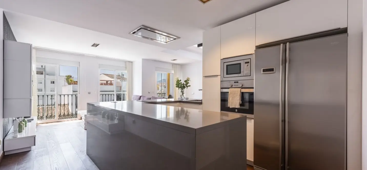 Sale of penthouse duplex in San Pedro de Alcántara 2