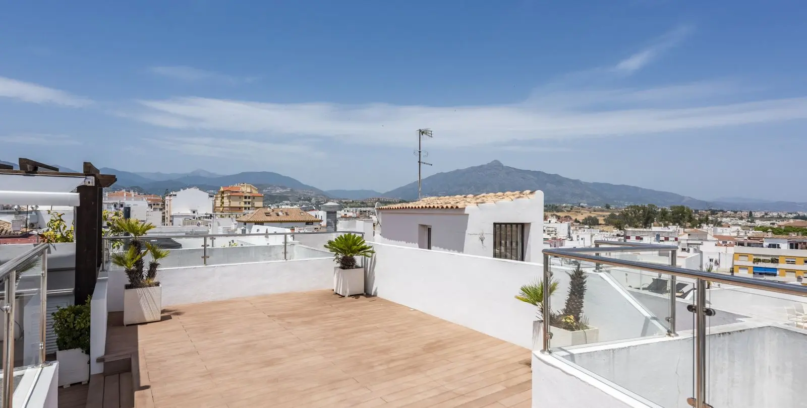 Sale of penthouse duplex in San Pedro de Alcántara 23