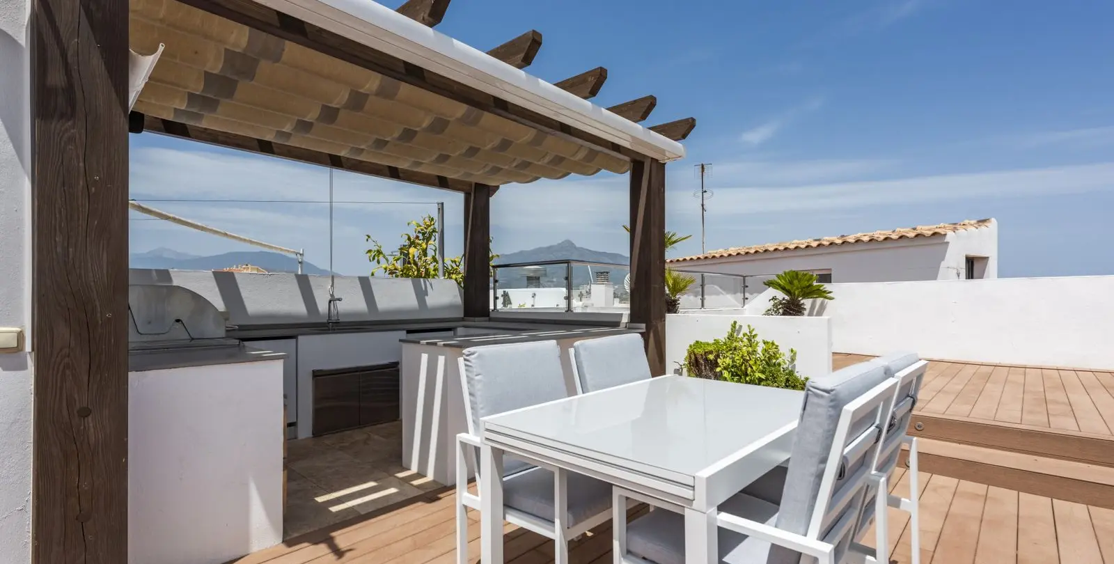 Sale of penthouse duplex in San Pedro de Alcántara 25