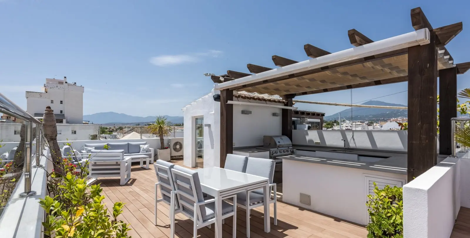 Sale of penthouse duplex in San Pedro de Alcántara 26