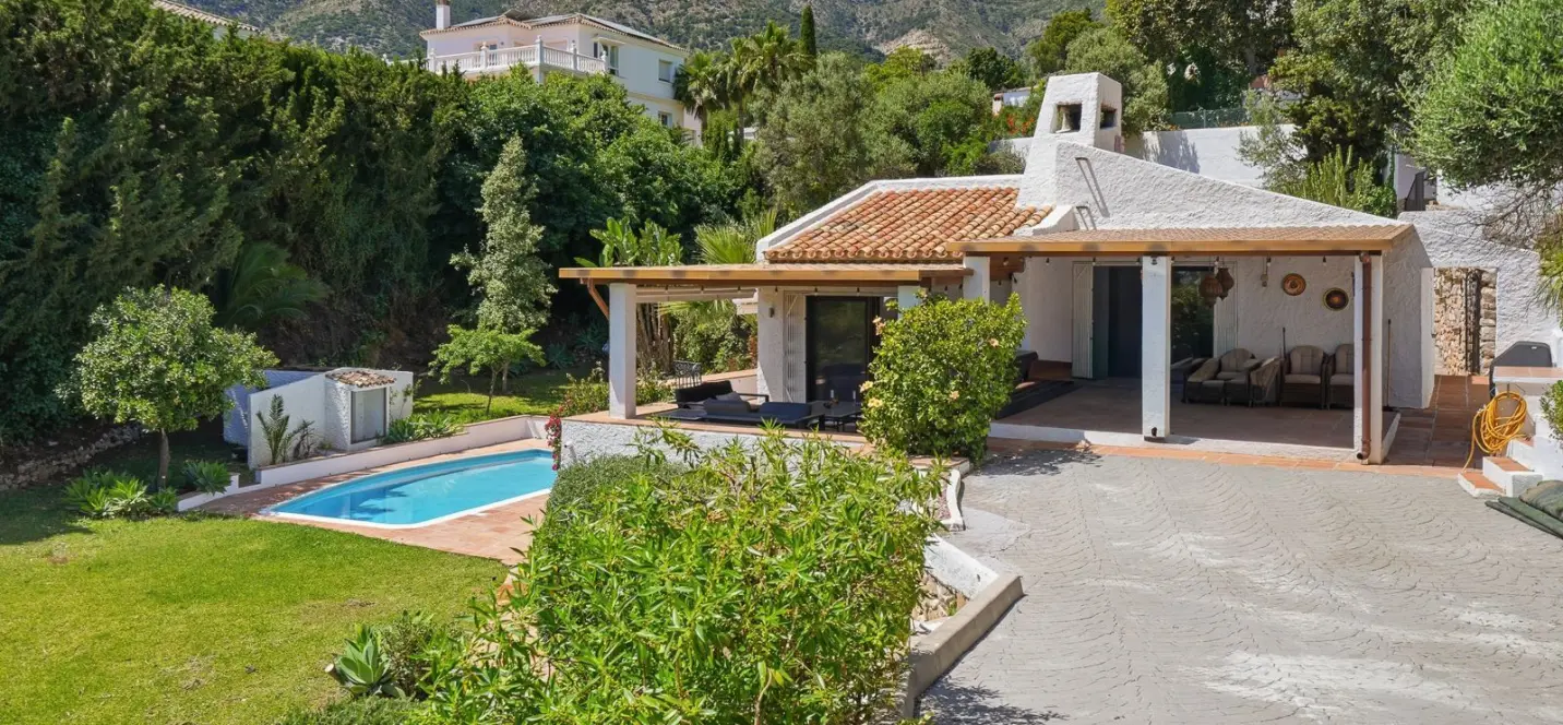 Продажа  отдельно стоящей виллы в Mijas 0