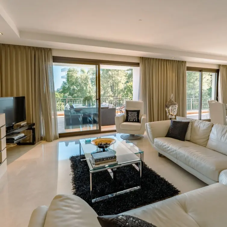 Sale of middle floor apartment in La Quinta