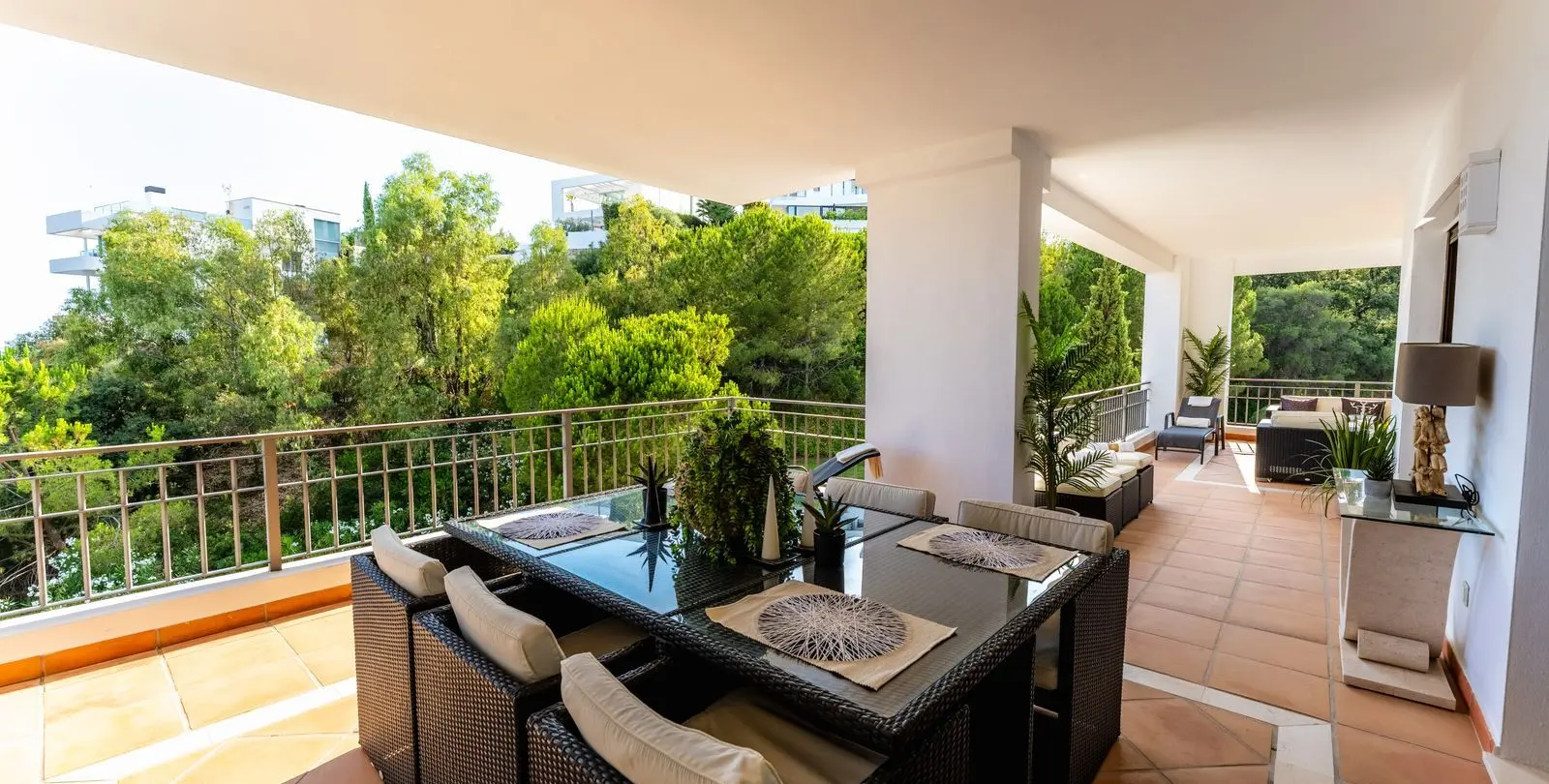 Sale of middle floor apartment in La Quinta 16
