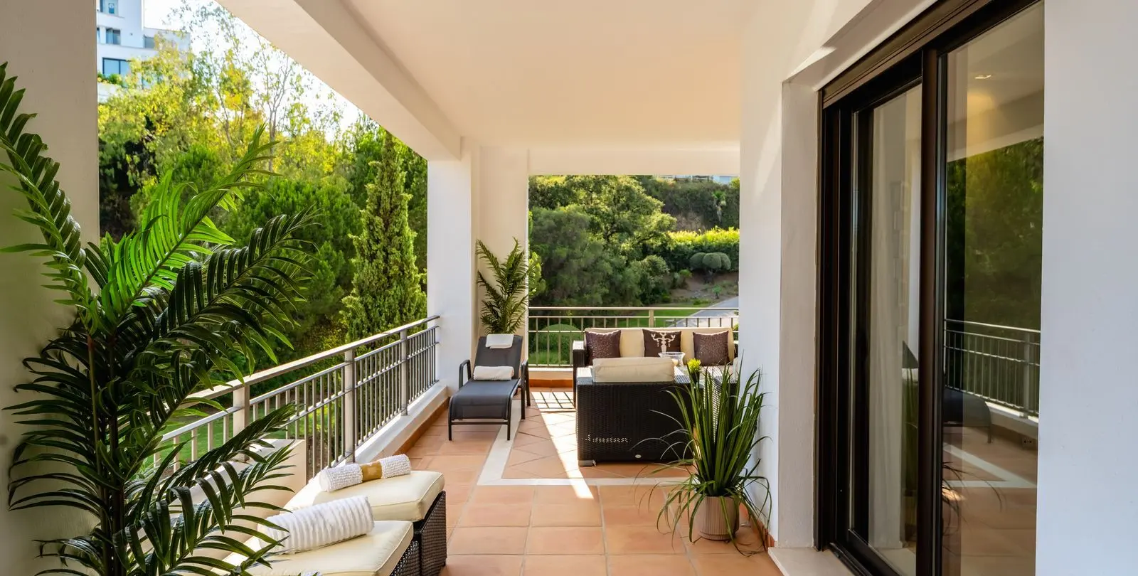 Sale of middle floor apartment in La Quinta 22
