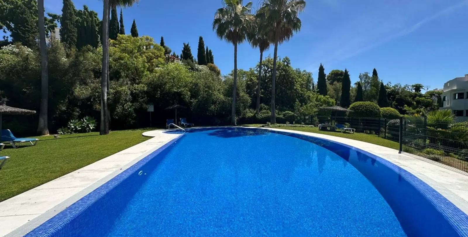 Sale of middle floor apartment in La Quinta 70