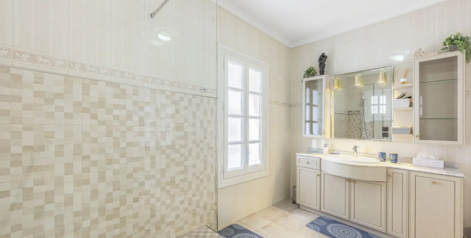Sale of detached villa in Mijas 32