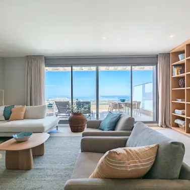 Venta de apartamento en planta media en Selwo