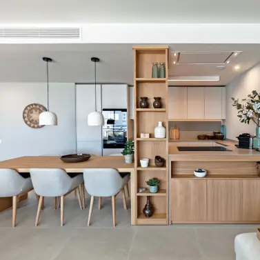 Venta de apartamento en planta media en Selwo