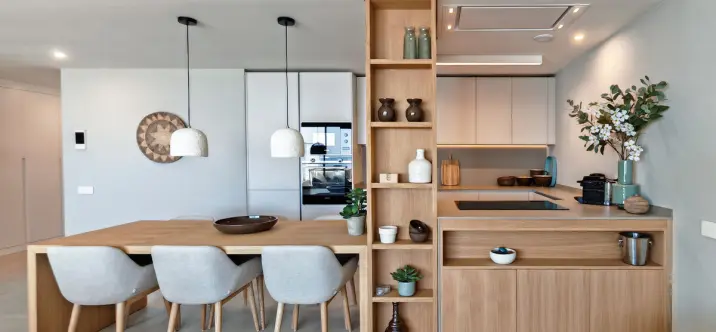 Venta de apartamento en planta media en Selwo 4
