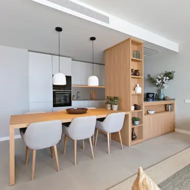 Venta de apartamento en planta media en Selwo