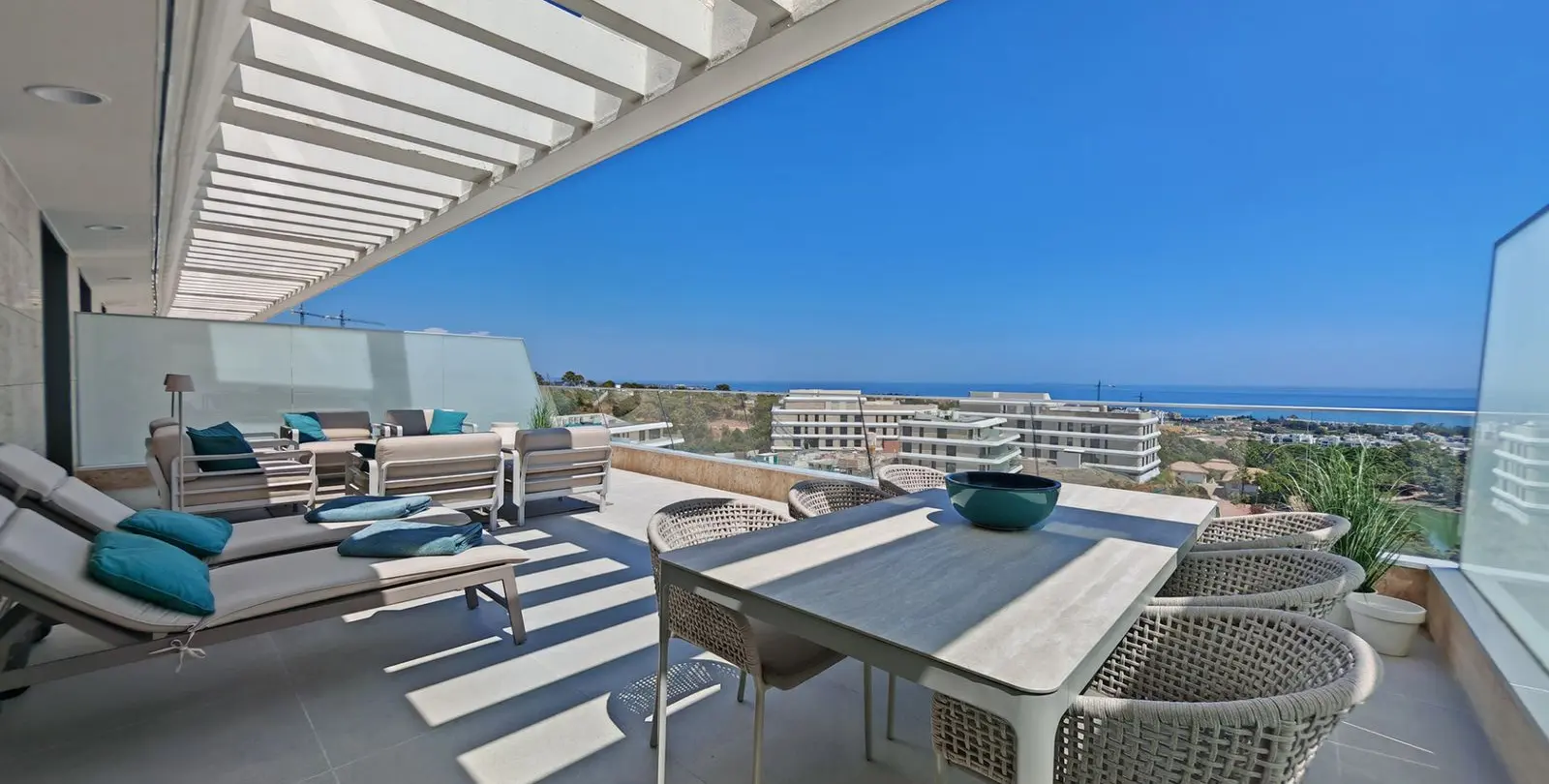 Sale of middle floor apartment in Selwo 2