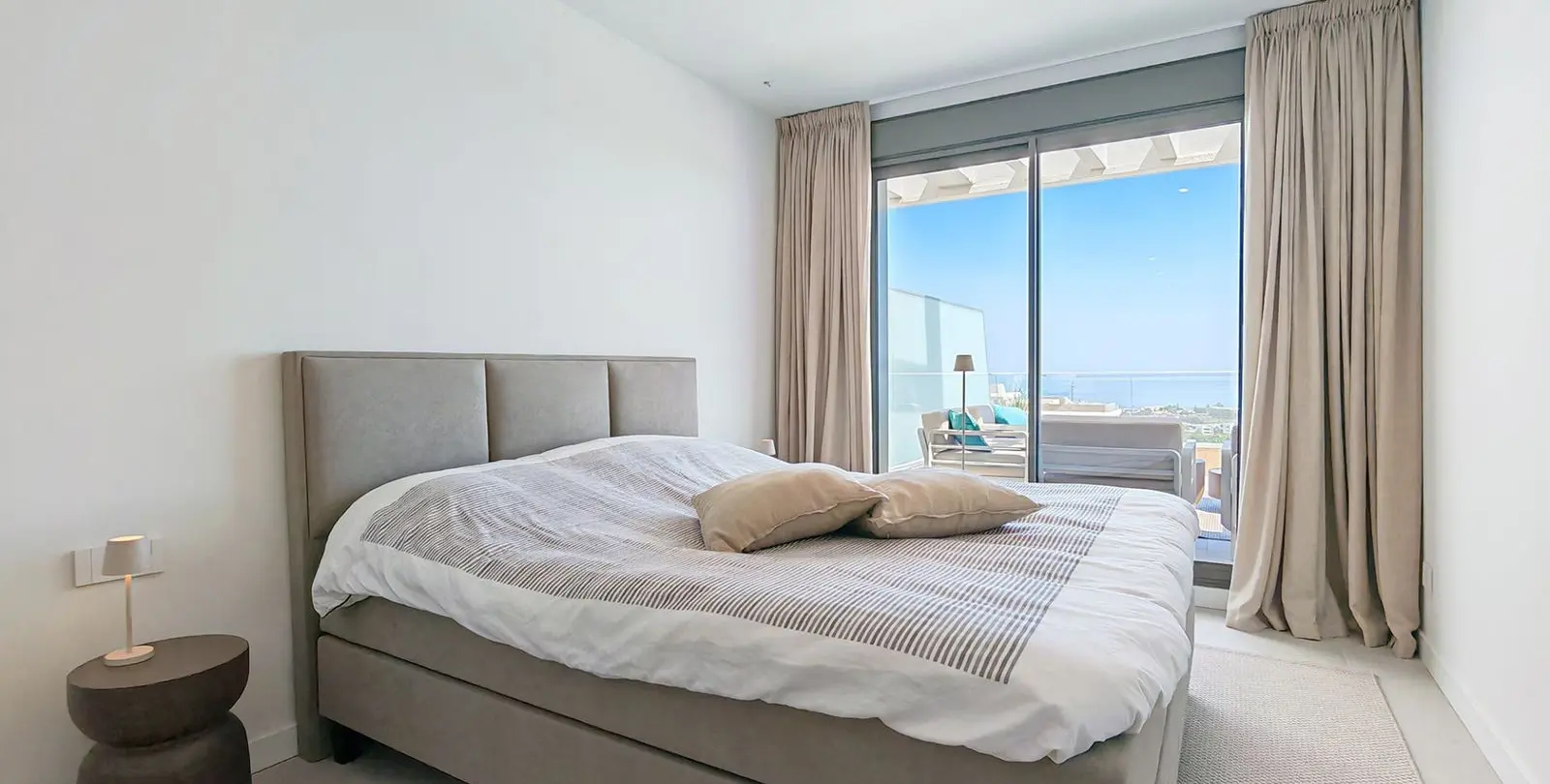 Sale of middle floor apartment in Selwo 18