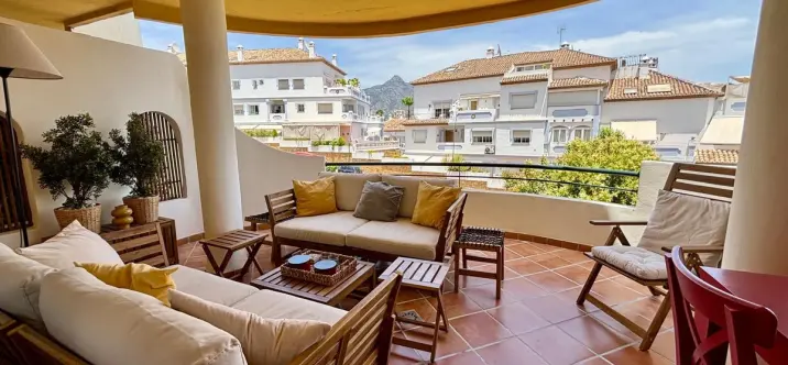 Venta de apartamento en planta baja en Aloha 0