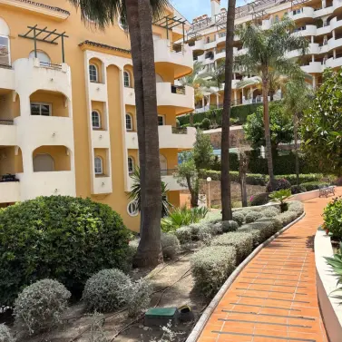 Venta de apartamento en planta baja en Aloha
