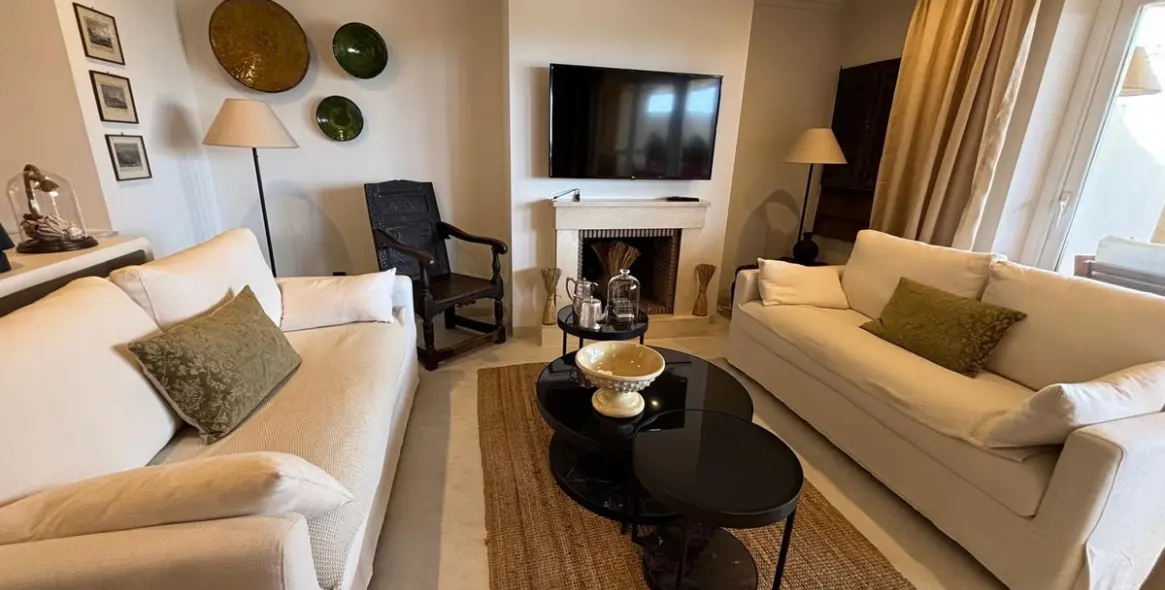Venta de apartamento en planta baja en Aloha 12