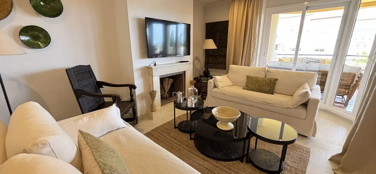 Venta de apartamento en planta baja en Aloha 2