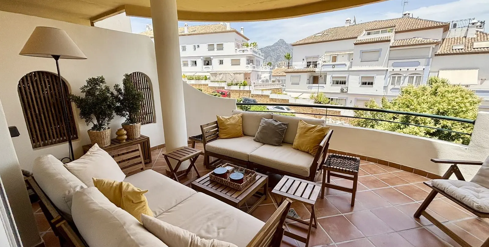 Venta de apartamento en planta baja en Aloha 4