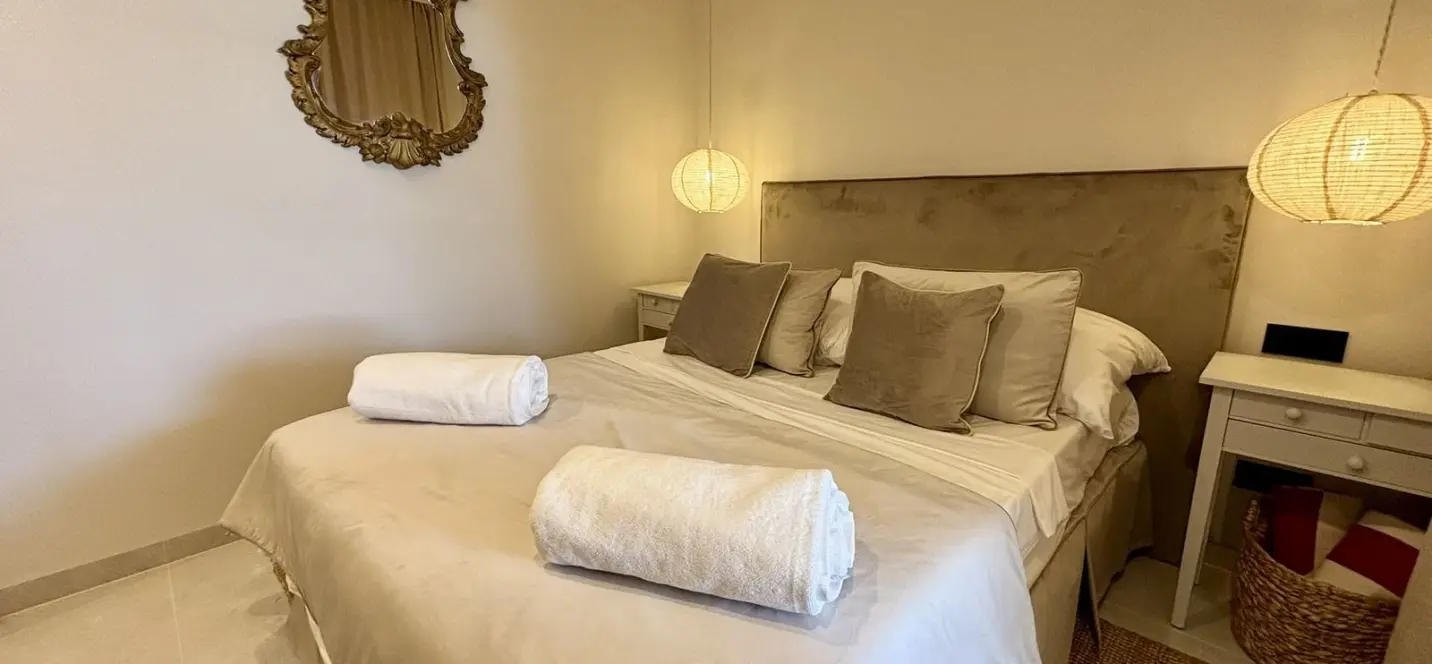 Venta de apartamento en planta baja en Aloha 4