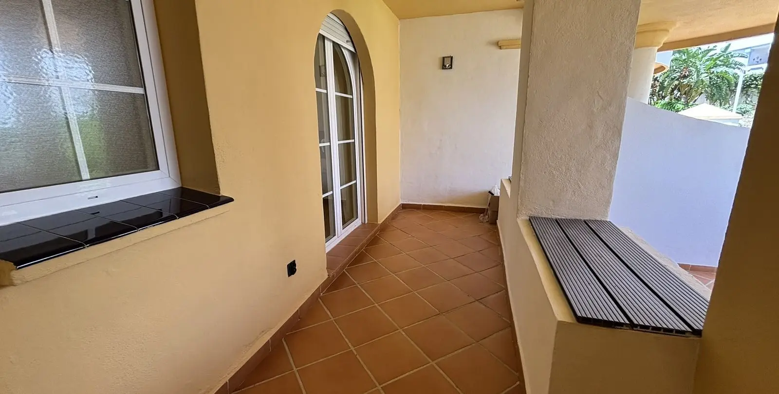 Venta de apartamento en planta baja en Aloha 15