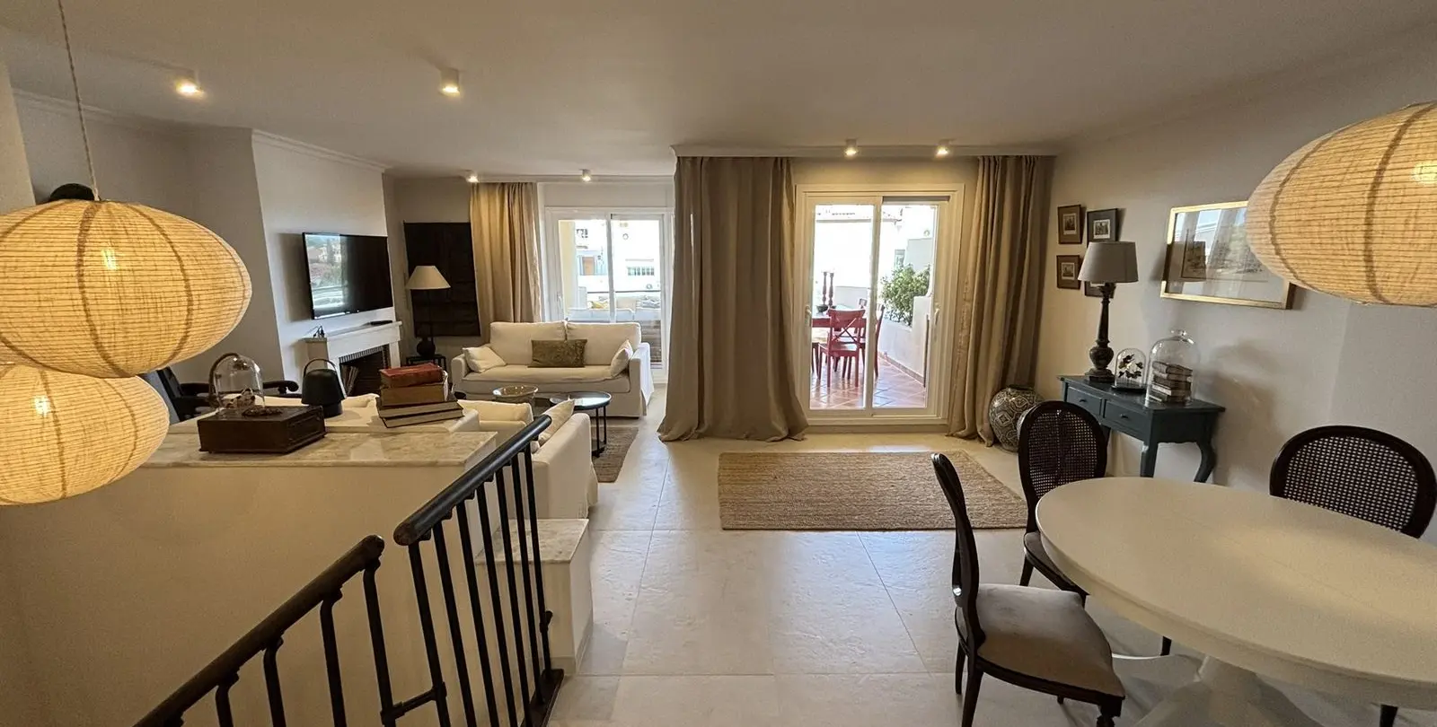 Venta de apartamento en planta baja en Aloha 19