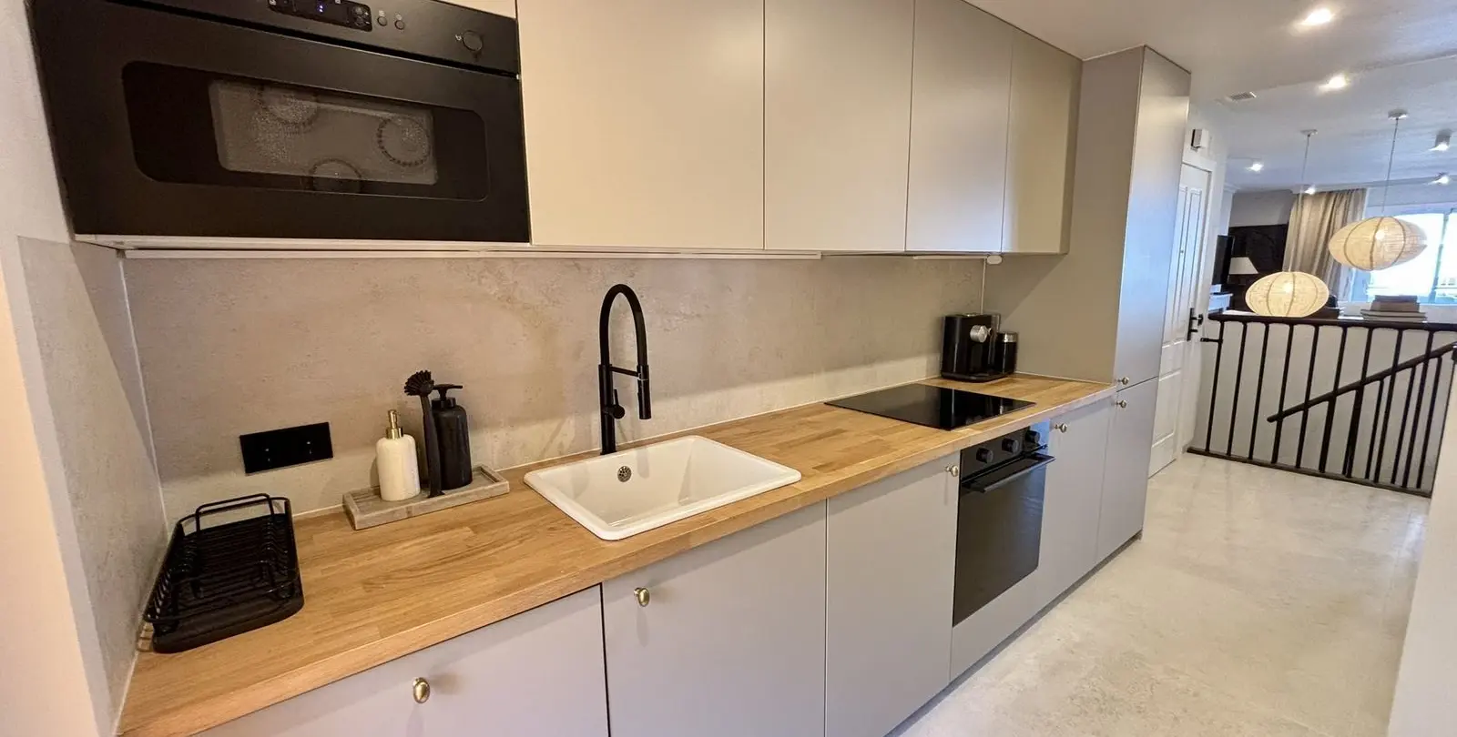 Venta de apartamento en planta baja en Aloha 28