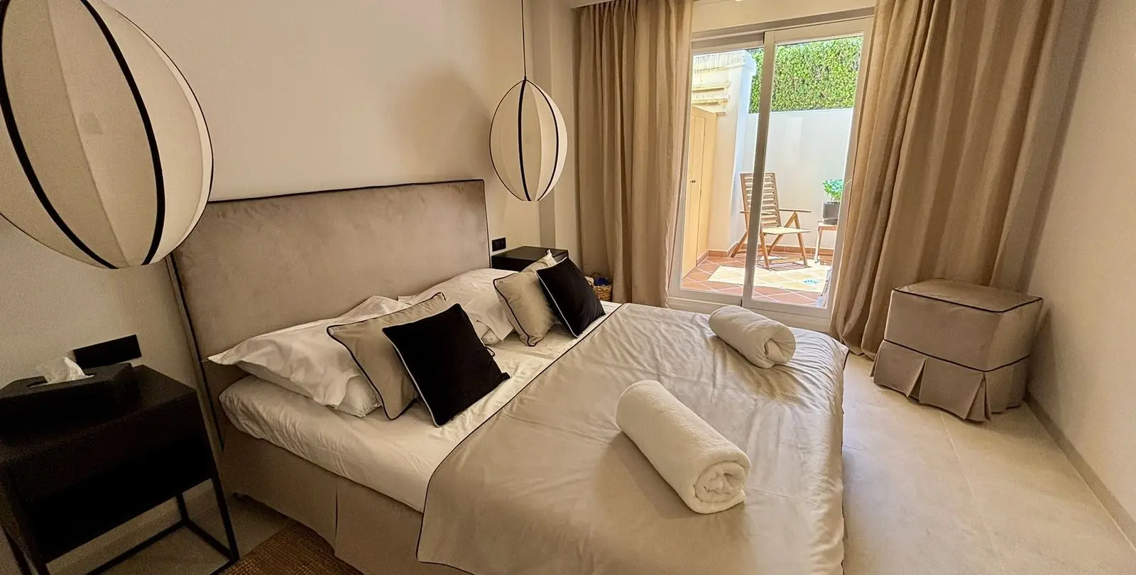 Venta de apartamento en planta baja en Aloha 36