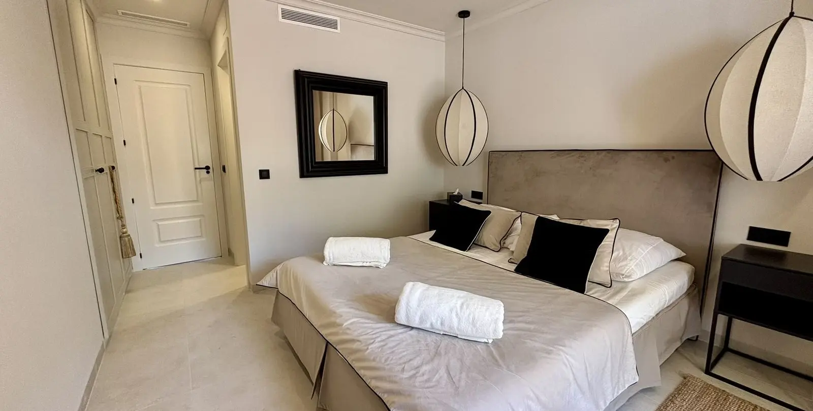 Venta de apartamento en planta baja en Aloha 38