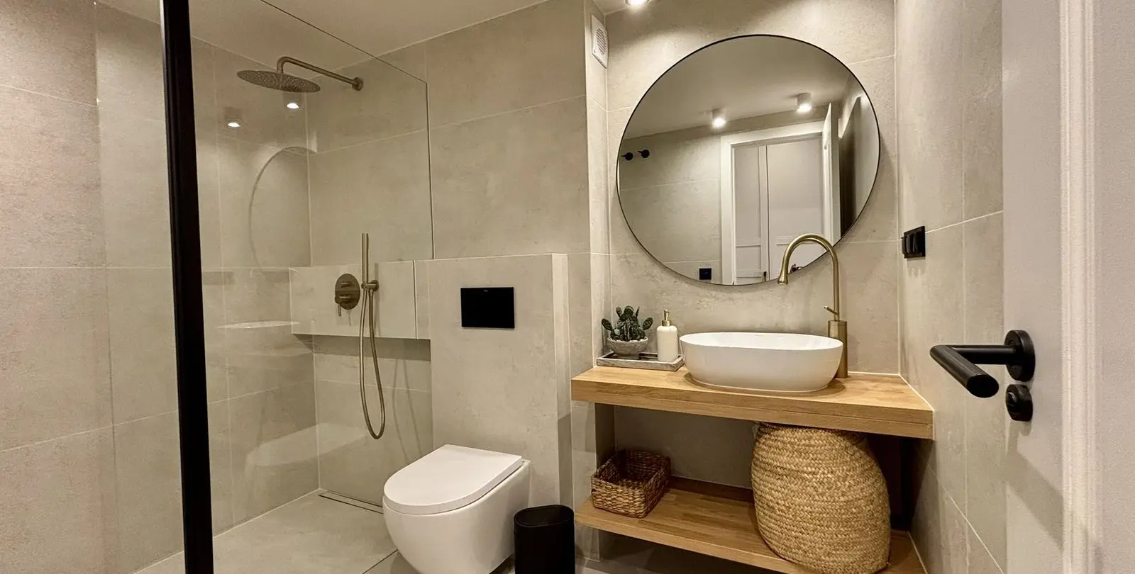 Venta de apartamento en planta baja en Aloha 45
