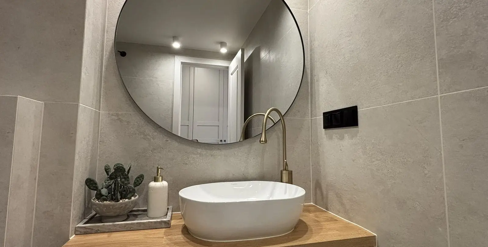 Venta de apartamento en planta baja en Aloha 48
