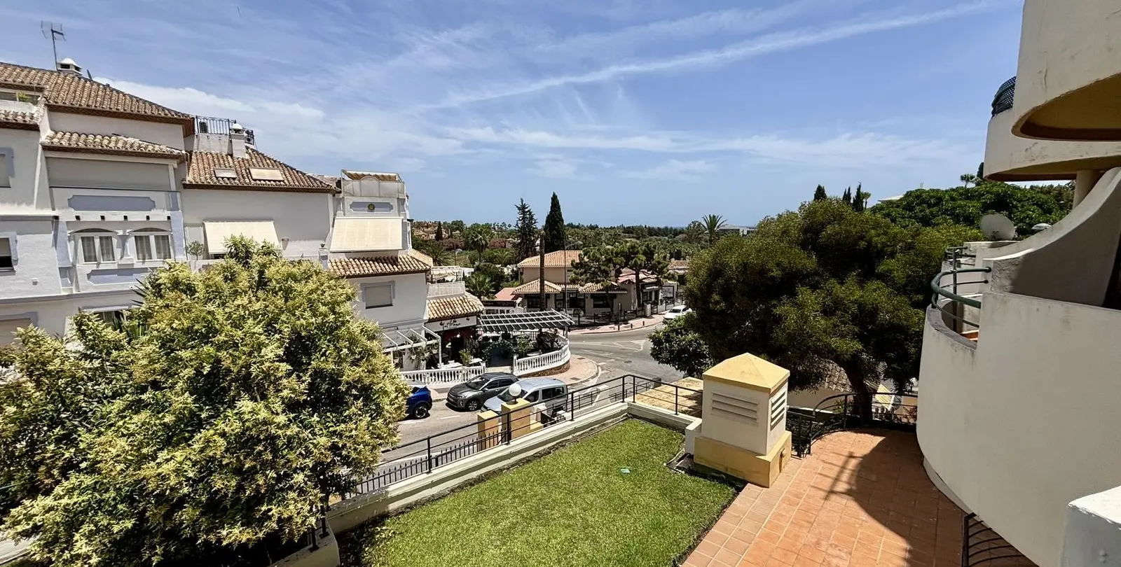 Venta de apartamento en planta baja en Aloha 51
