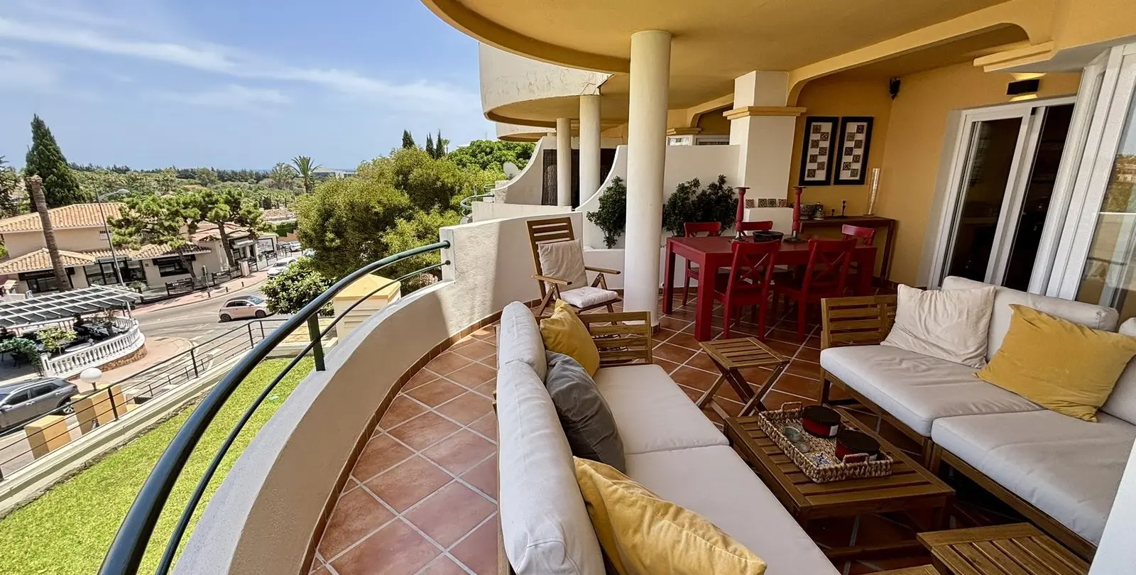 Venta de apartamento en planta baja en Aloha 52
