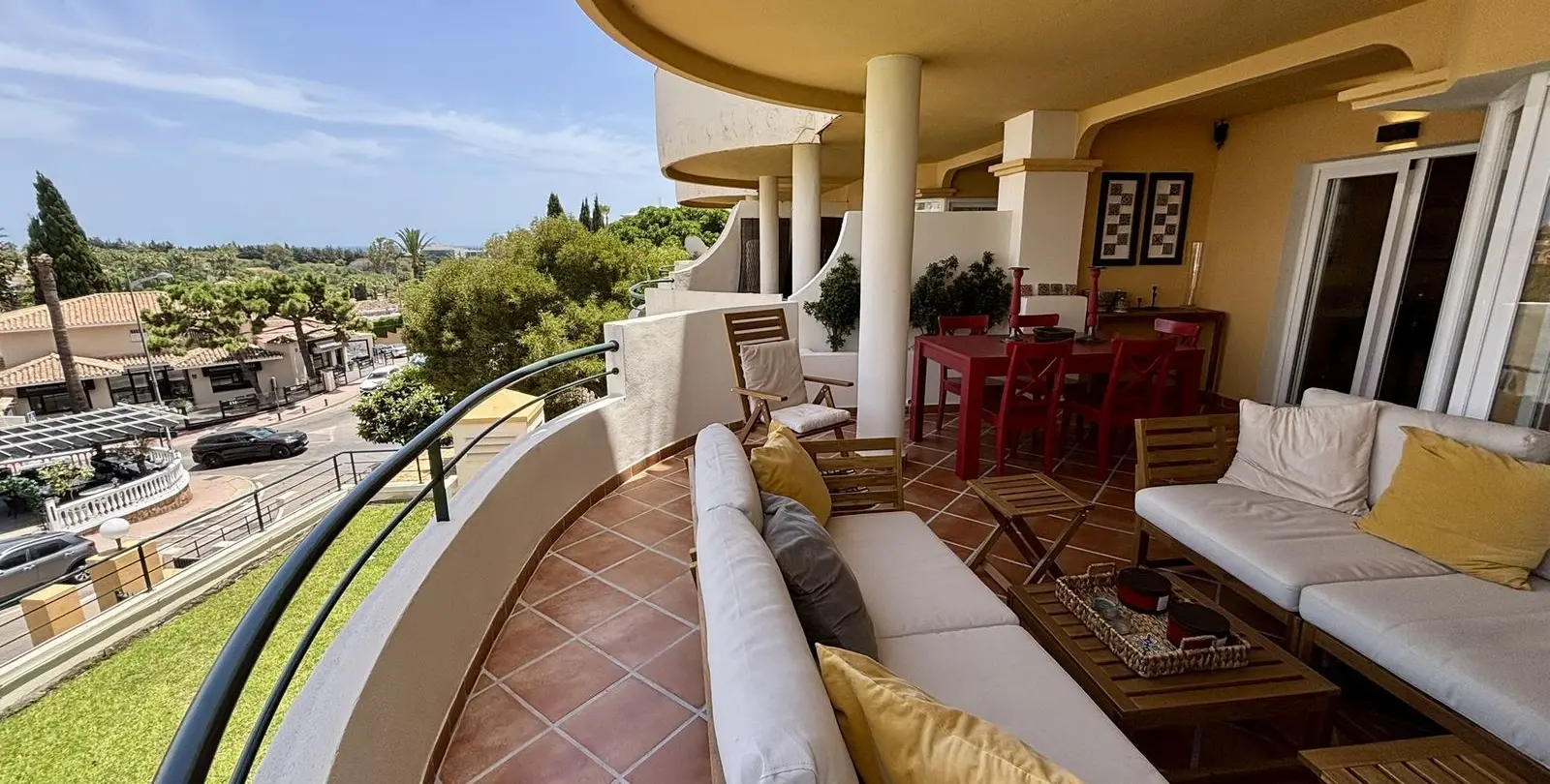 Venta de apartamento en planta baja en Aloha 53