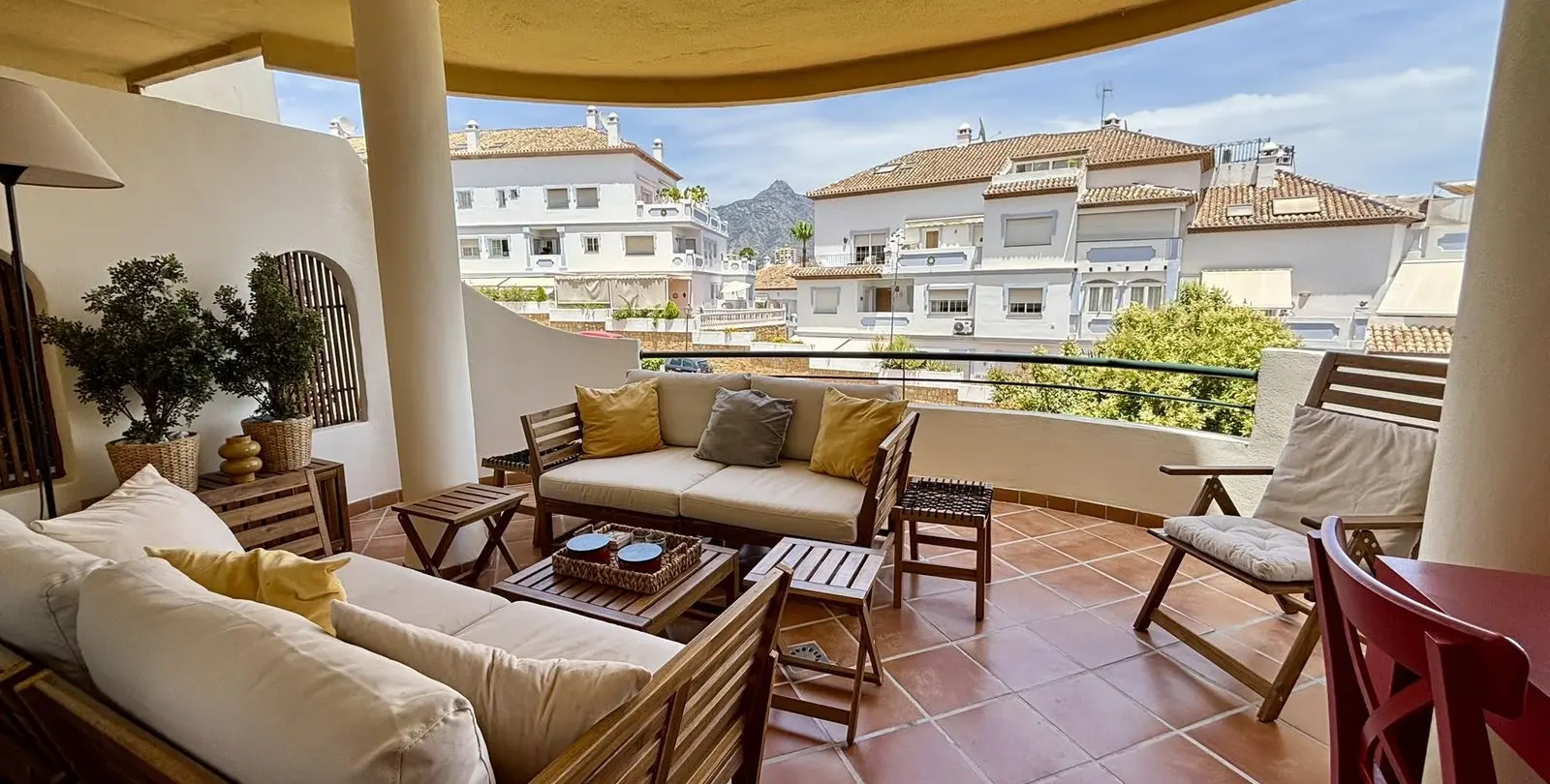 Venta de apartamento en planta baja en Aloha 56