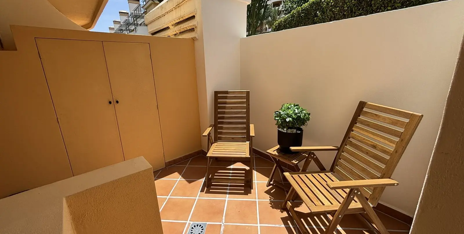 Venta de apartamento en planta baja en Aloha 57