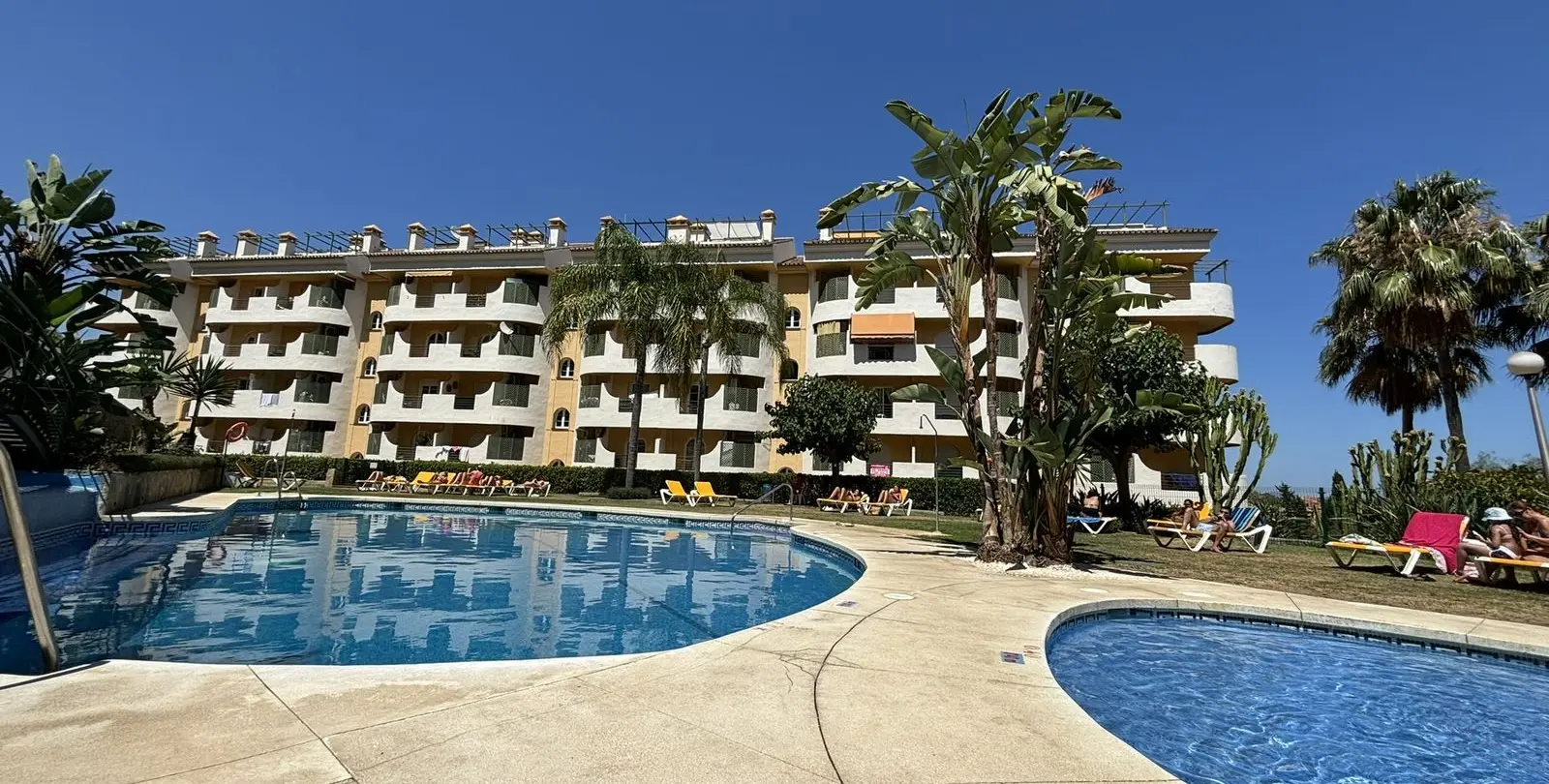 Venta de apartamento en planta baja en Aloha 63