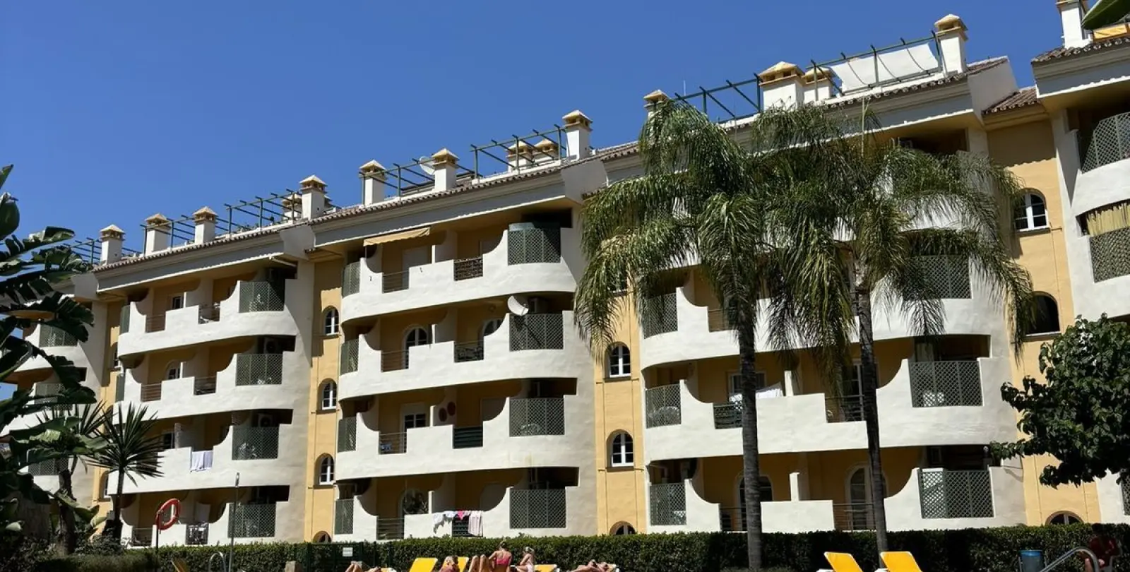 Venta de apartamento en planta baja en Aloha 64