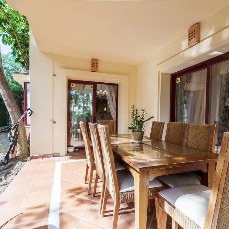 Sale of townhouse in Nueva Andalucía