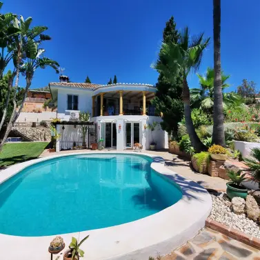 Sale of detached villa in Benalmadena