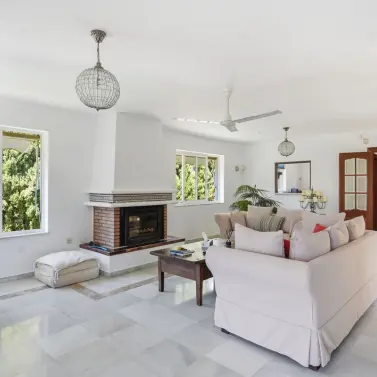 Sale of detached villa in Benalmadena